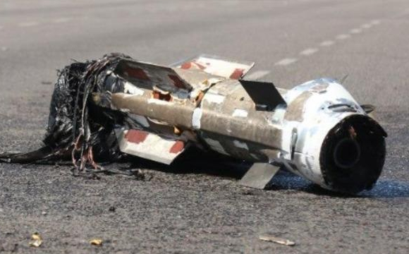 Після атаки біля приватного будинку знайшли частину російської ракети