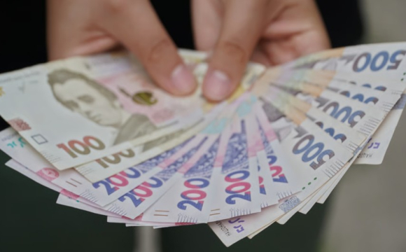Українцям виплачуватимуть по 1000 гривень: хто зможе отримати допомогу