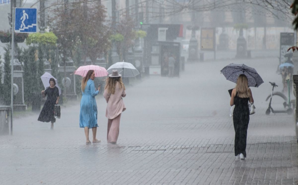 Дощі та неймовірна спека: якою буде погода в Україні на початку вересня