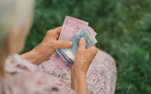 Українці залишаються без пенсії через одну помилку: як повернути виплати