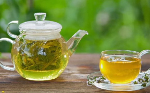 Експерти назвали п'ять напоїв, які допомагають швидше заснути