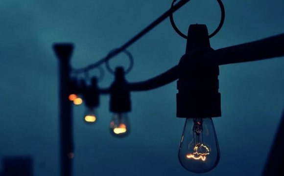 Скільки ще будуть тривати жорсткі графіки відключень світла