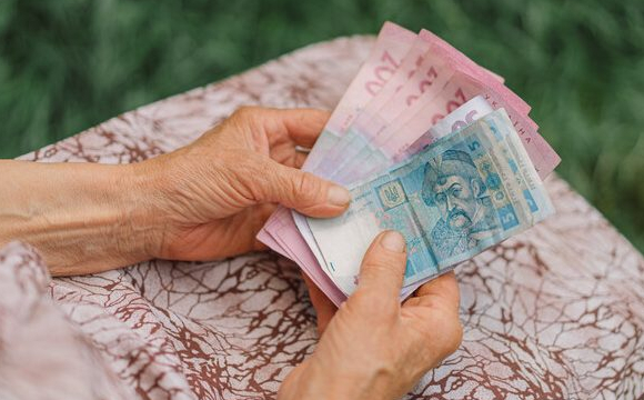 Українці можуть отримати виплату в розмірі 10 пенсій: хто має право