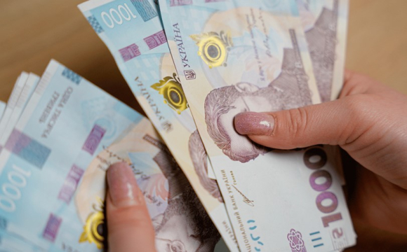 Українці отримають по сорок тисяч гривень допомоги: як залишити заявку на виплату