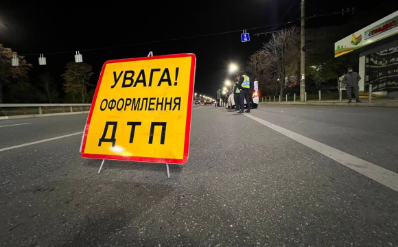 На Волині авто злетіло в кювет: травмувалися троє людей