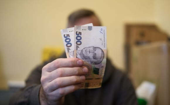 Ощадбанк виплатить українцям по 1000 гривень до 30 вересня