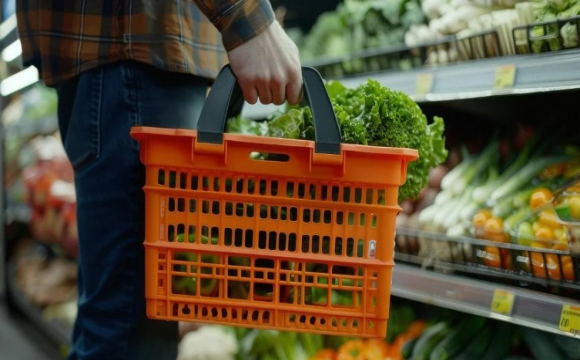 Святковий стрибок цін: перед Новим роком та Різдвом продукти знову подорожчають