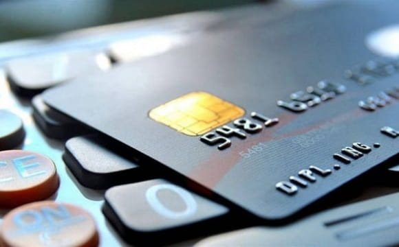 Українці можуть отримати 100 тисяч гривень від ПриватБанку