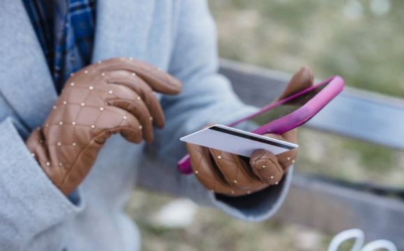 «Військовий» збирав кошти на сайті знайомств: про що мова