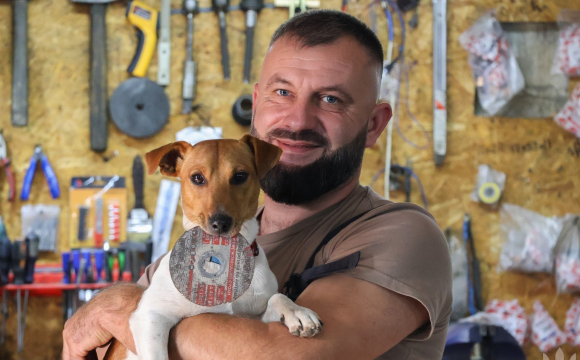 Волинянин «Лихач» та його чотирилапий напарник Арчі проїхали 30 тисяч кілометрів на фронті