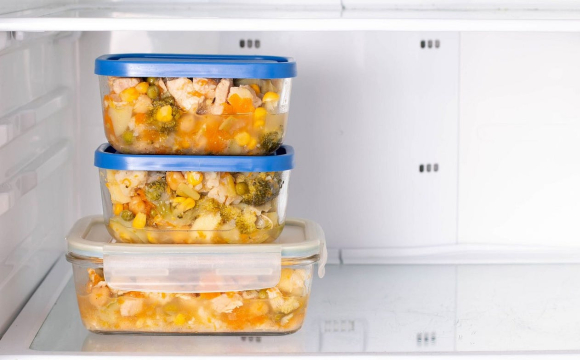 Ці продукти категорично заборонено зберігати в пластикових контейнерах