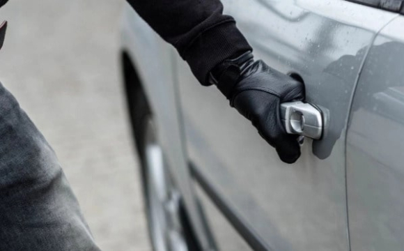 На Волині у 46-річної жінки викрали авто прямо з подвір'я