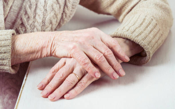 Українцям перестають виплачувати пенсії: у чому причина