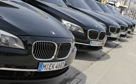 Німці безкоштовно віддають свої автомобілі: як забрати українцям