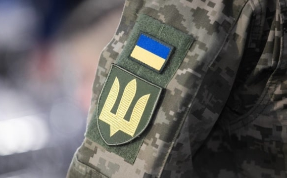 Хто, крім ТЦК, має право приносити та вручати повістку