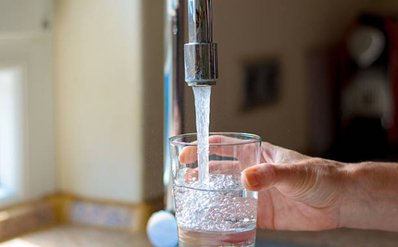 Простий спосіб, як перевірити воду з-під крана на якість