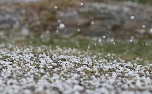 На Волині випав град