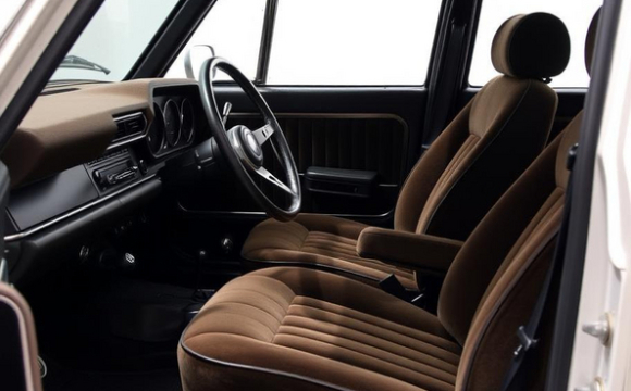 Під час шаленої спеки у салоні авто трагічно померла 2-річна дитина