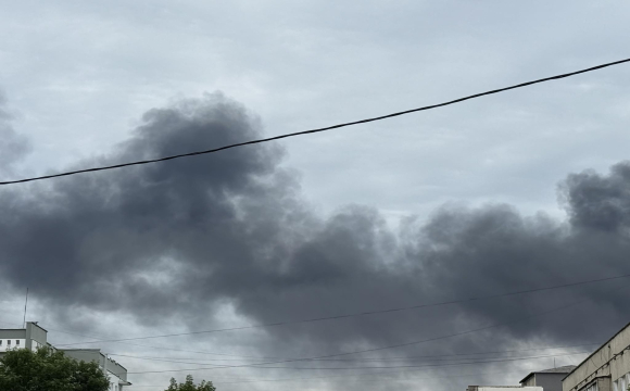 Жителів міста на Заході України закликають зачинити вікна і не виходити на вулицю: що відбувається