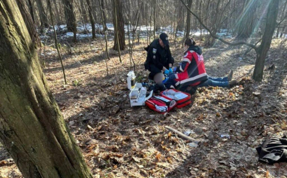 У Ківерцях чоловік намагався вкоротити собі віку в лісі