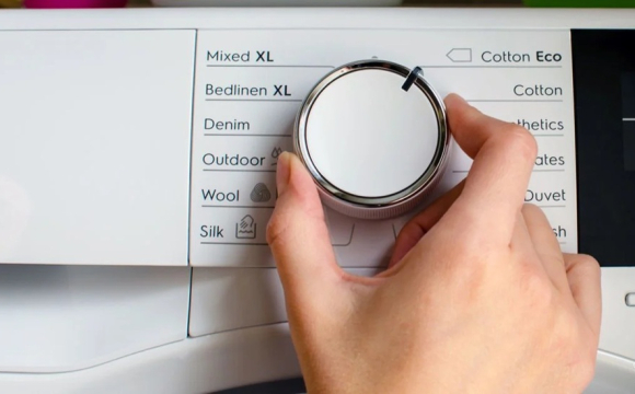 Експерти назвали режим прання, що «їсть» найбільше світла