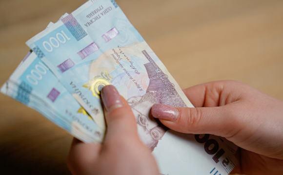 В Україні зникає готівка: у чому причина