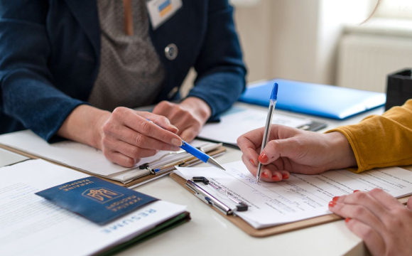 До України масово їдуть іноземці: у чому причина