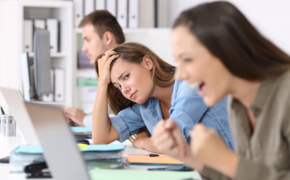 Астрологи назвали знаки Зодіаку, які завжди заздрять чужим успіхам