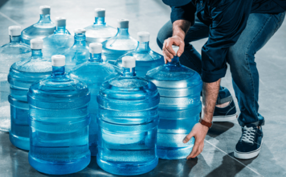 Українців закликали зробити запаси води: йдеться про 10-15 літрів на добу