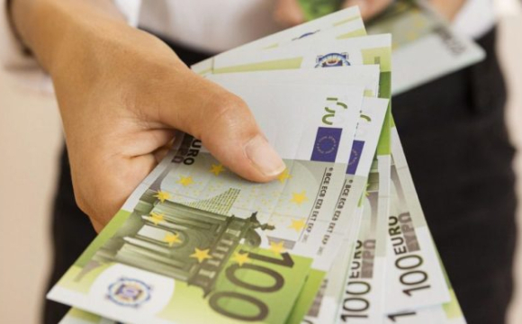 Українським біженцям, які повернуться з ЄС, заплатять по 2500 євро