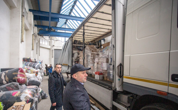 На українському кордоні фури просвічують наскрізь: у чому причина