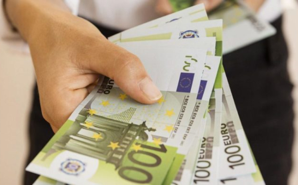 Потрібно поспішно скуповувати євро: правда чи міф