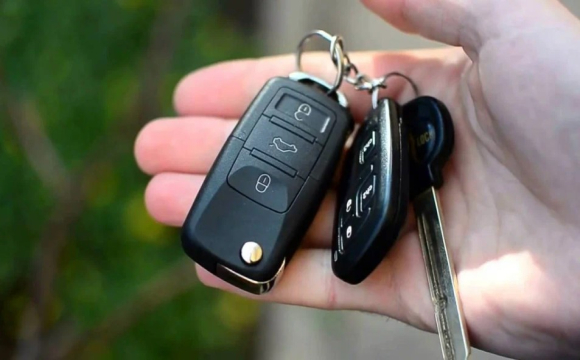 Водії масово купують старі ключі від авто: що відбувається