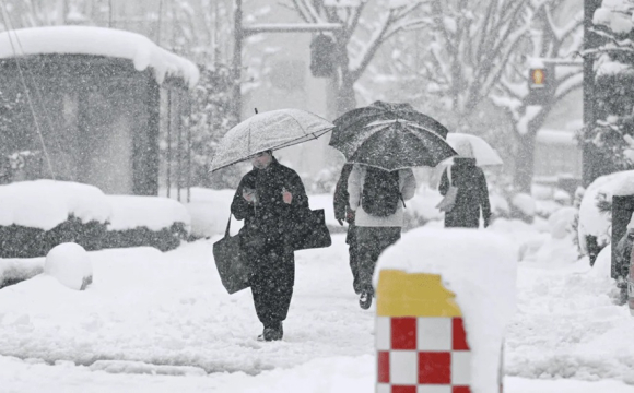Через снігопади на півночі трагічно загинули 35 людей