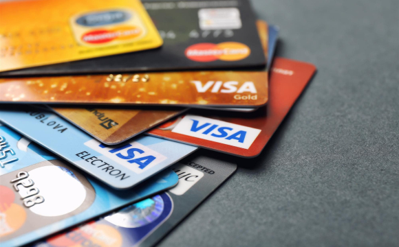 Одна з популярних послуг ПриватБанку стане платною з 1 січня