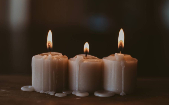 Українців попередили про небезпеку популярних свічок