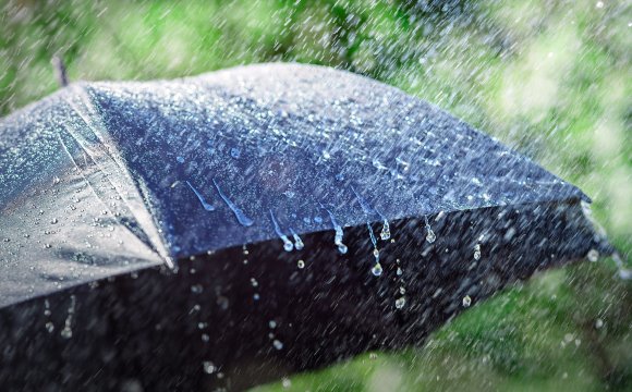Україну накриють дощі та сильний вітер