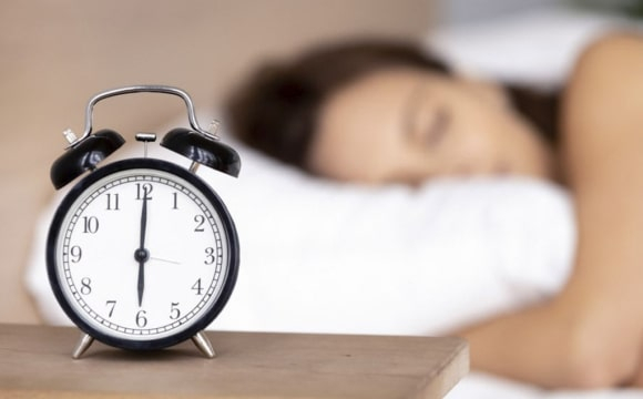 Чому ви прокидаєтеся раніше сигналу будильника: відповідь здивує