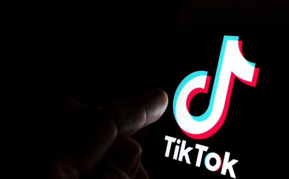 В українців через TikTok масово крадуть гроші