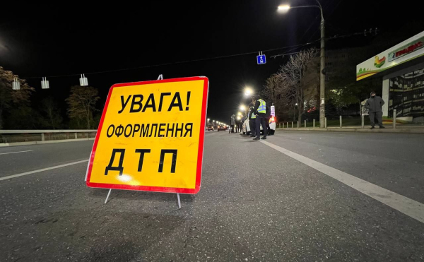 У селі на Волині водійка авто знесла паркан