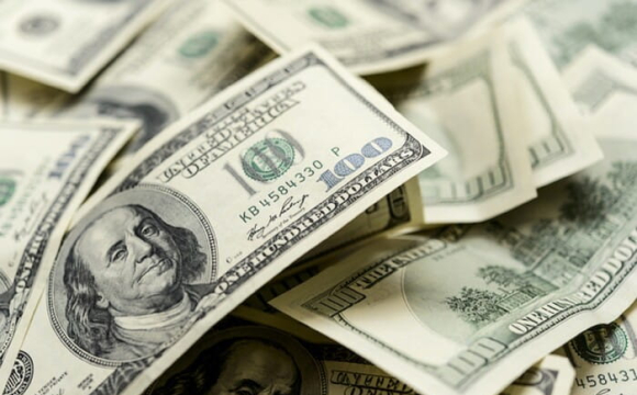 Долар може перетнути нову психологічну позначку