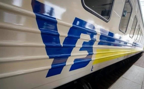 На заході України поїзд «Укрзалізниці» влетів у авто: загинули двоє 18-річних