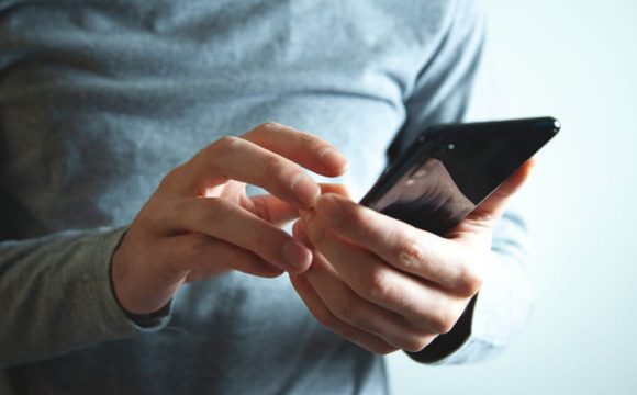 Українцям можуть дозволити ігнорувати робочі повідомлення