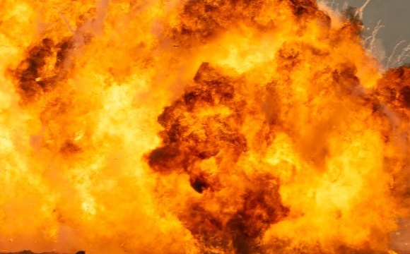 Через помилкову атаку військових загинули 100 людей