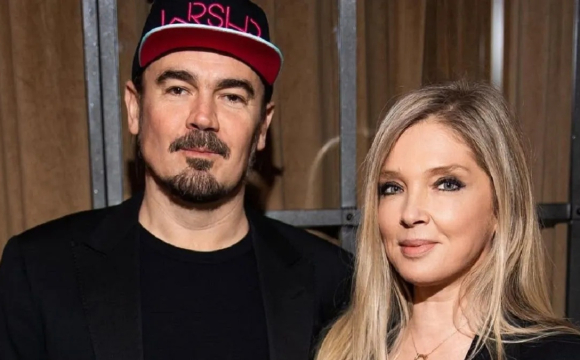 Відомий український співак розійшовся з коханою після 16 років стосунків