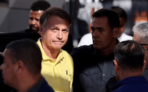 Колишнього президента госпіталізували до лікарні: що сталося