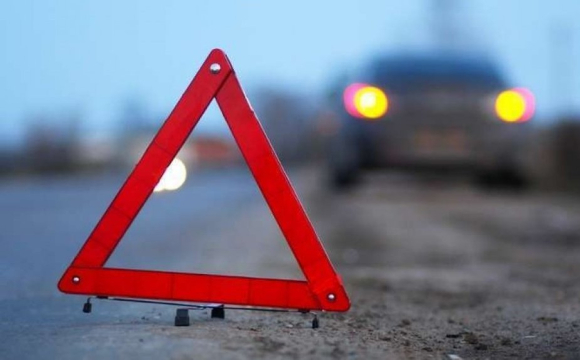 У Чернівцях п’яний водій прокатав чоловіка на капоті