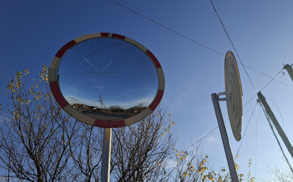 На Волині вандали потрощили міське майно