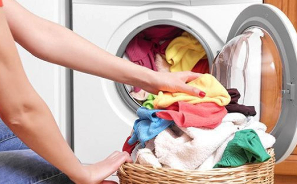 Експерти назвали речі, які категорично заборонено прати в холодній воді