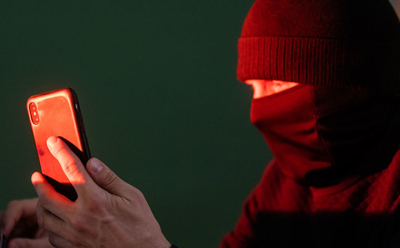 Названі 5 ознак того, що ваш телефон таємно контролюють